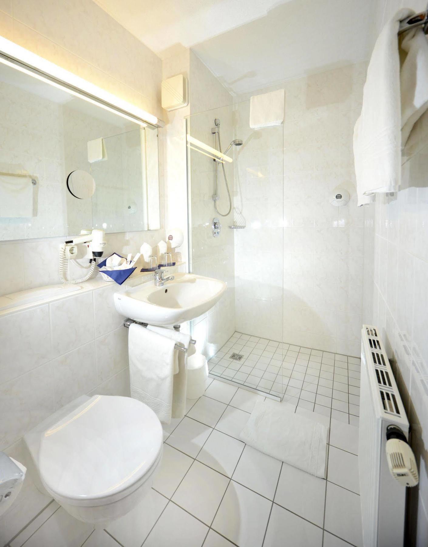 Hotel Bavaria Brehna Luaran gambar