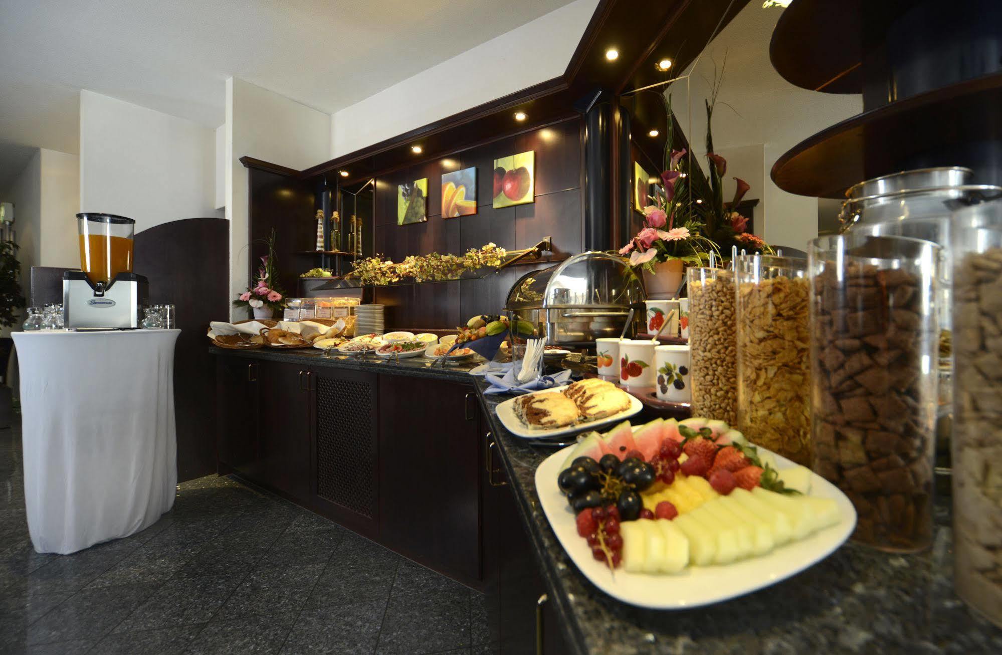 Hotel Bavaria Brehna Luaran gambar