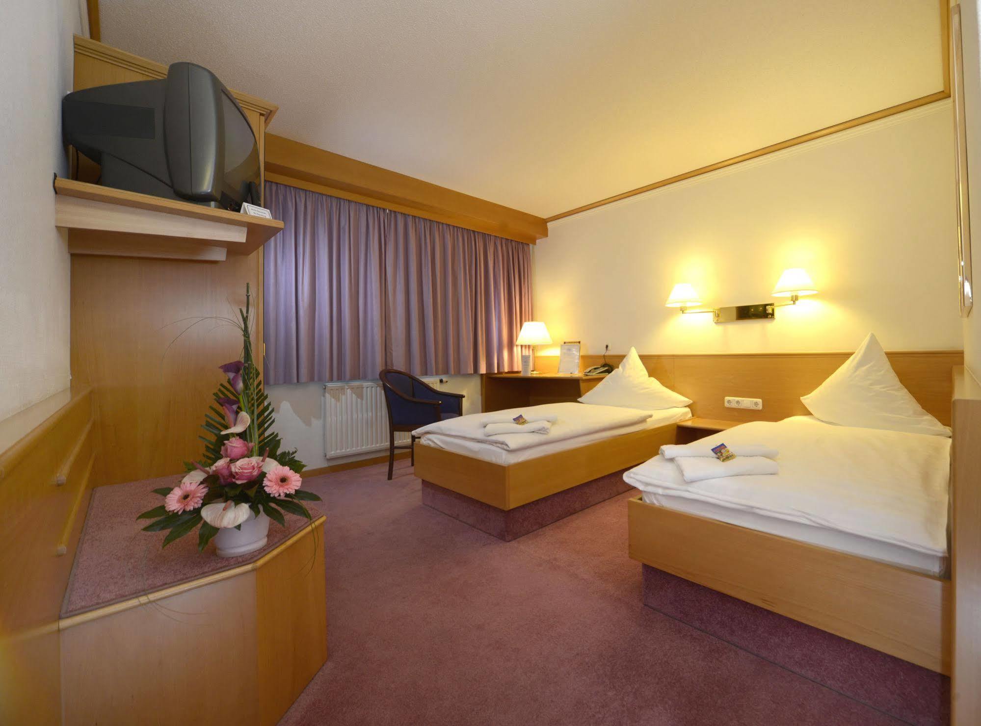Hotel Bavaria Brehna Luaran gambar