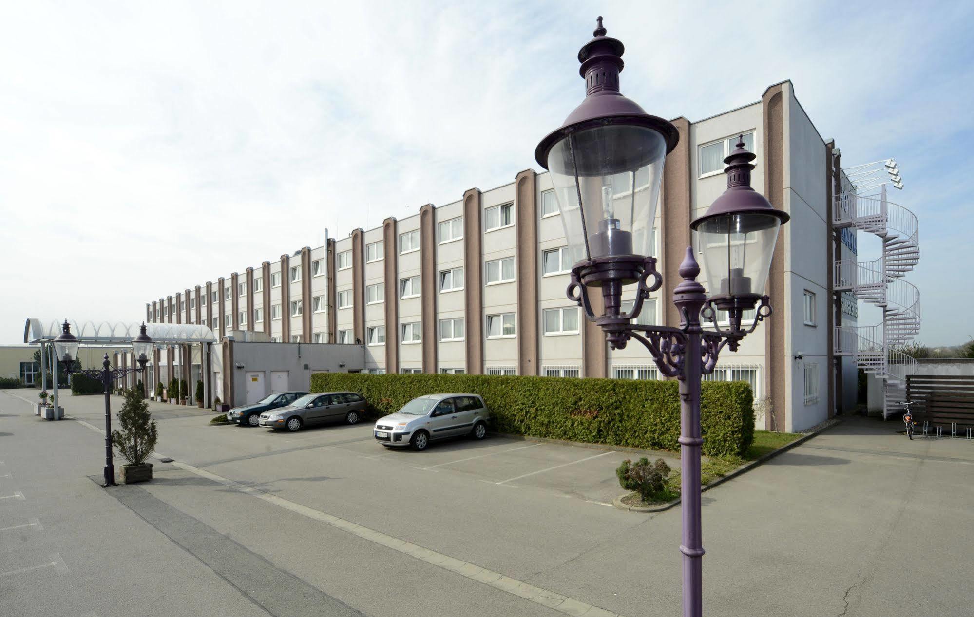 Hotel Bavaria Brehna Luaran gambar